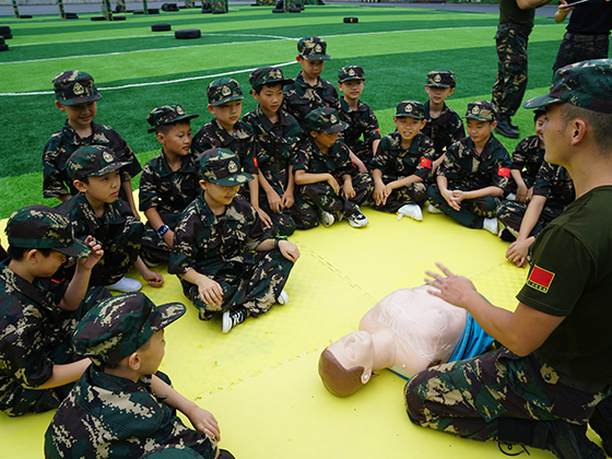 重慶軍事夏令營(yíng)